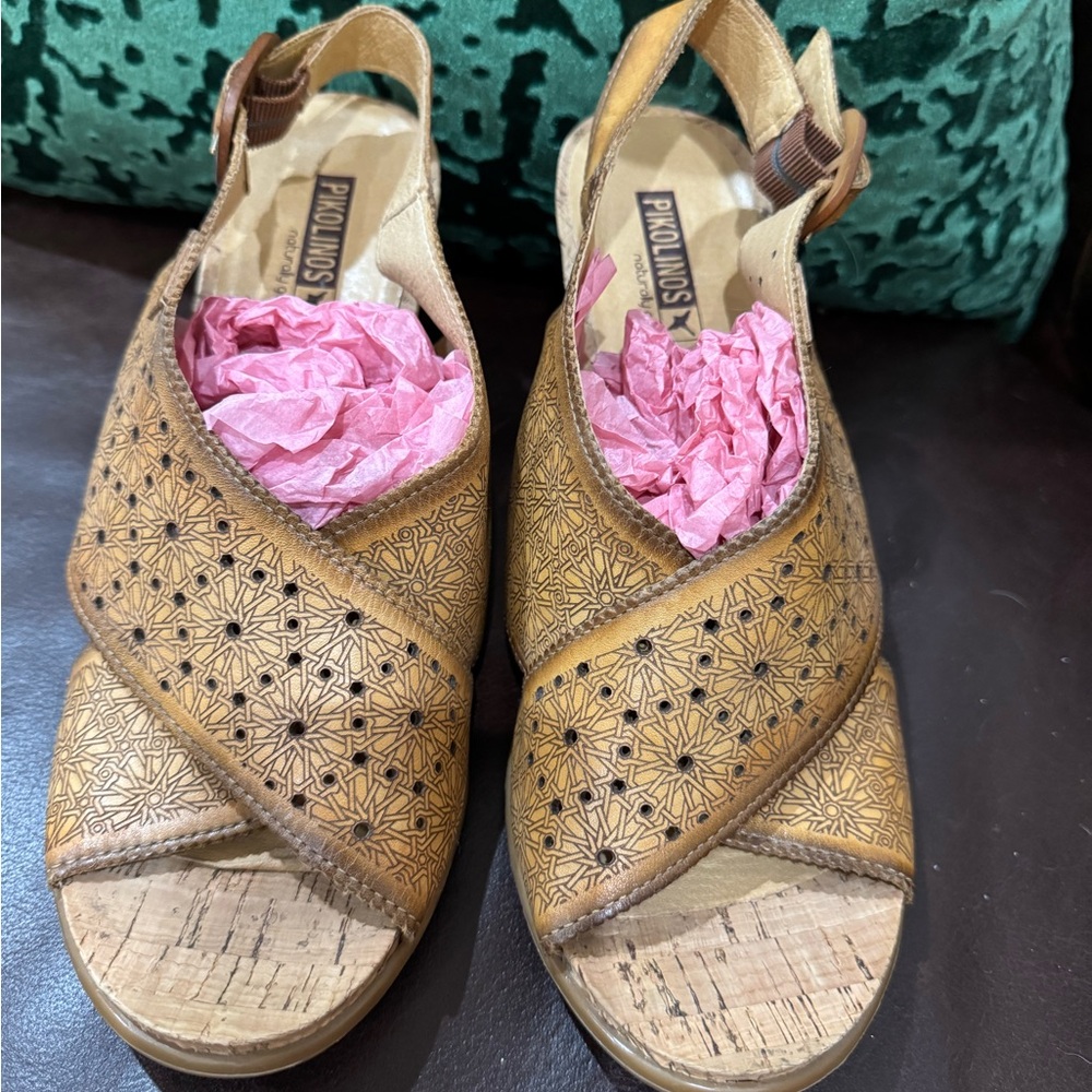 Pikolinos Brown Sandals with Cork Sole and Slingback Design